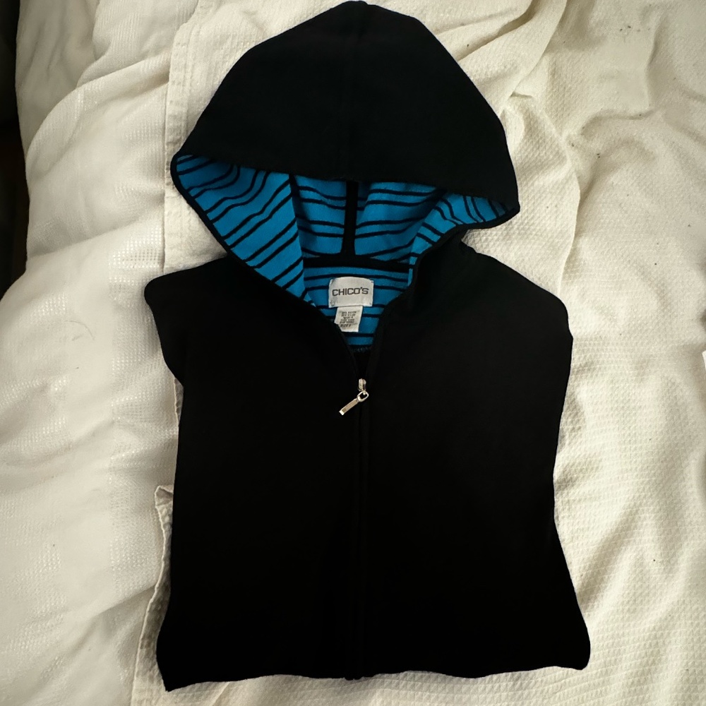 CHICO'S ZIP UP BLACK SWEATER WITH HOOD-NO WRINKLE SIZE 0